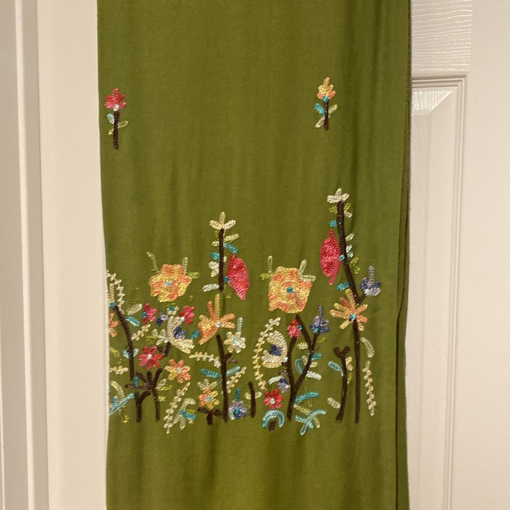 Embroidered green wrap